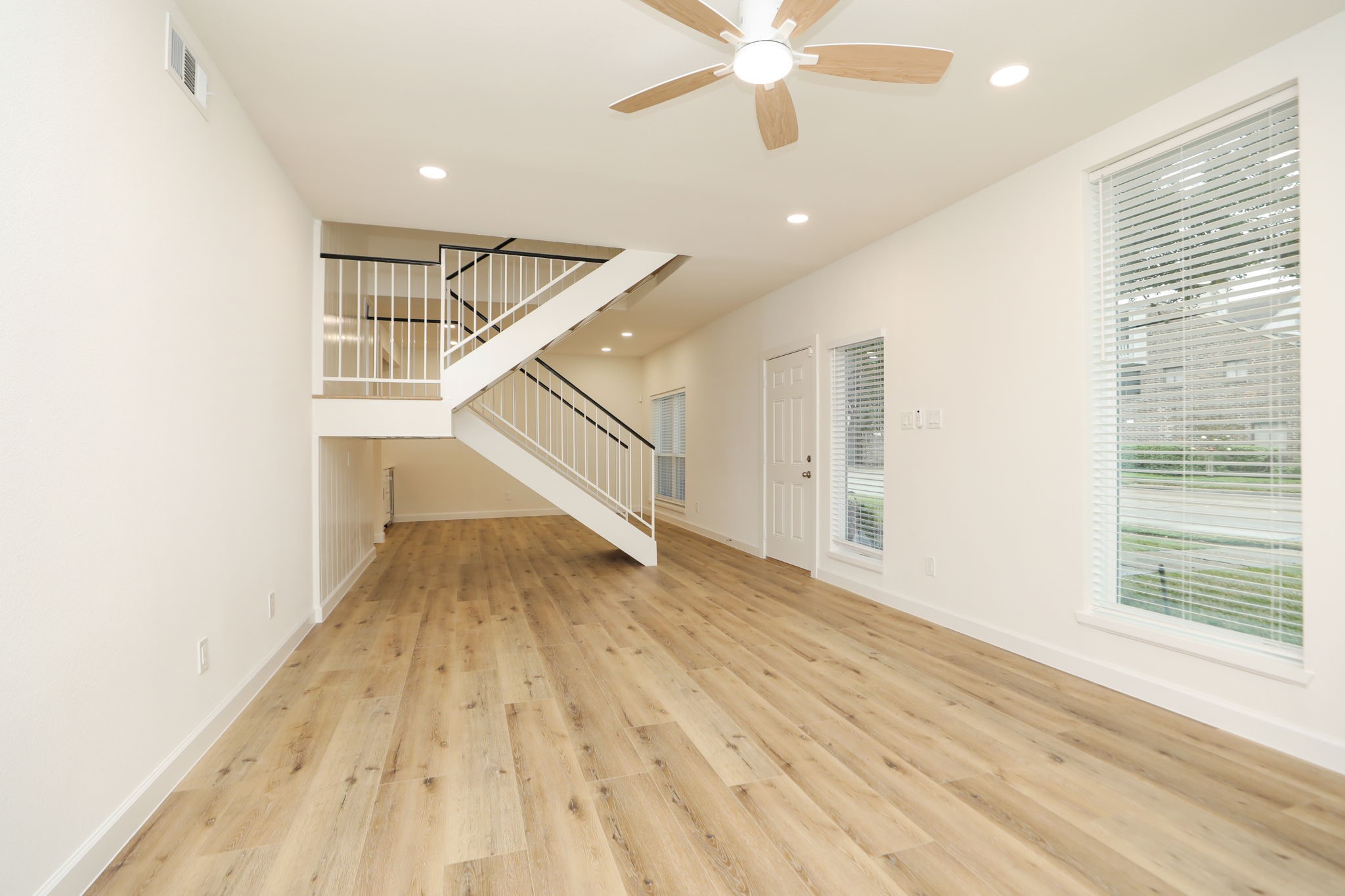 1115 Augusta Drive, Unit A2 Houston, TX 77057 - Photo 5 of 30