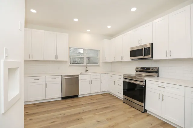 $2,800 | 1115 Augusta Drive, Unit A2, Houston, TX 77057