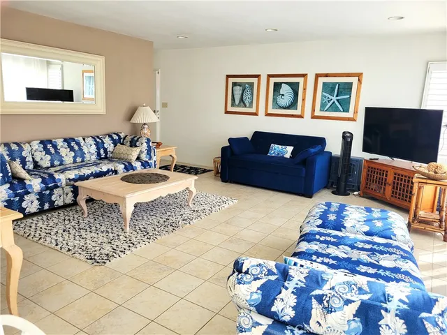 $3,950 | 1319 East Seal Way, Seal Beach, CA 90740