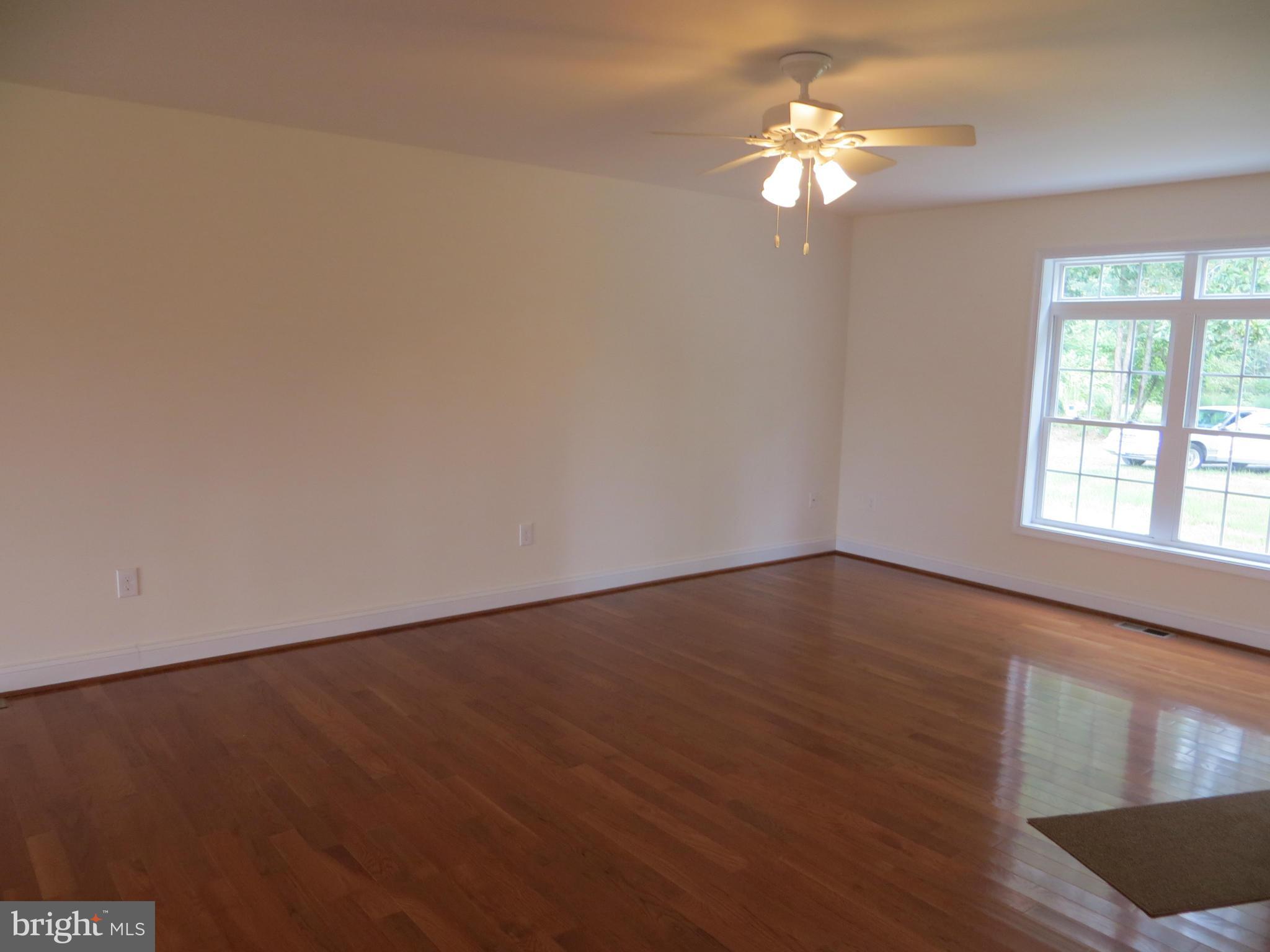 31253 Price Road Locust Grove, VA 22508 - Photo 8 of 24 Living Room