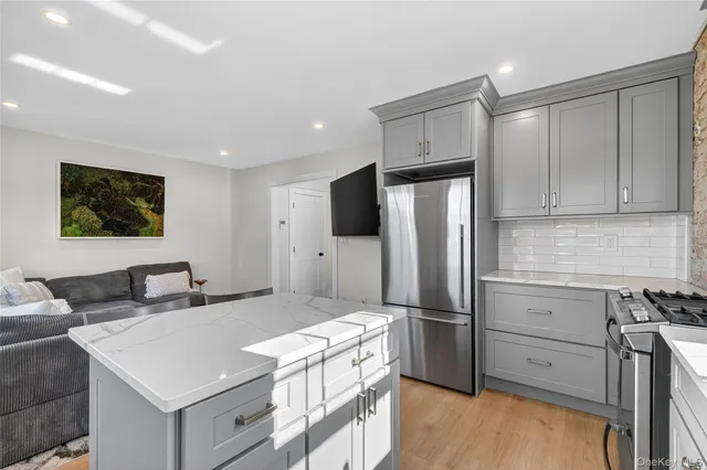 $3,000 | 44 Madeleine Avenue, Unit 2, New Rochelle, NY 10801