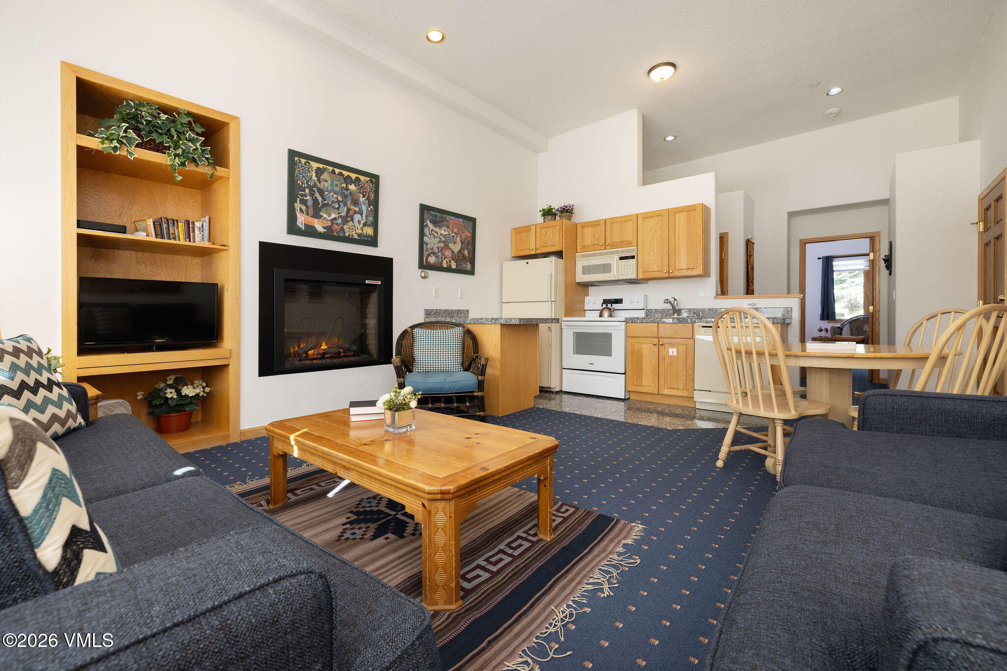 685 North Frontage Road West, Unit 32/33E Vail, CO 81657 - Photo 17 of 26 2610_sun_vail_32e_interior_living02_b