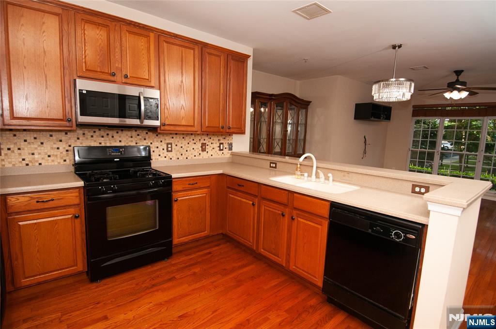 514 Deluca Road Belleville, NJ 07109 - Photo 10 of 34