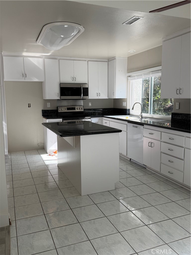 2866 Treeview Place Fullerton, CA 92835 - Photo 2 of 42