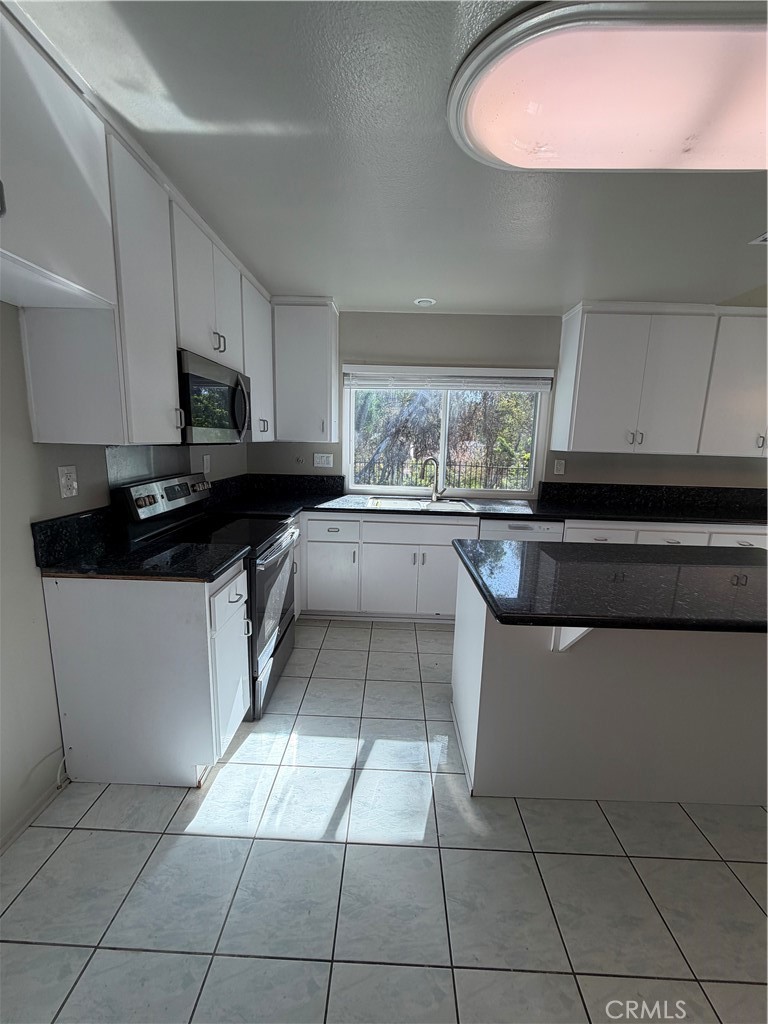 2866 Treeview Place Fullerton, CA 92835 - Photo 4 of 42