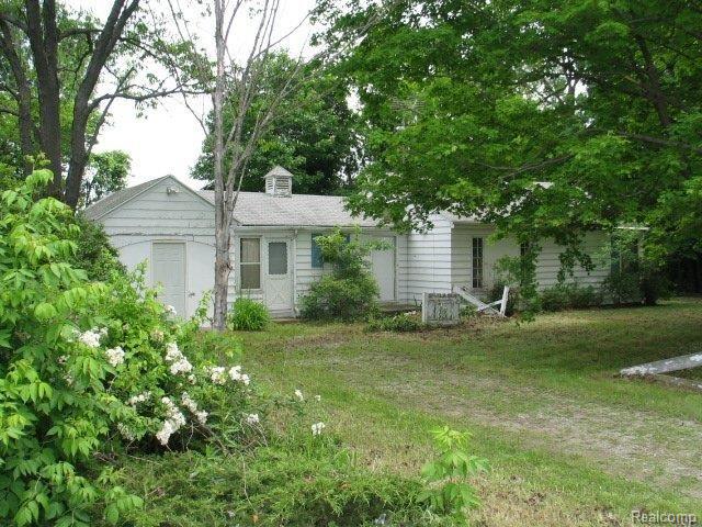 1285 Pinckney Road Howell, MI 48843 - Photo 1 of 12 Pinckney Rd. Front