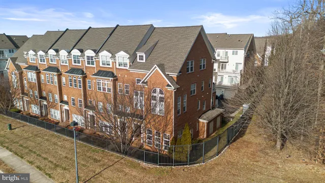 $350,000 | 9500 Walker Way, Unit 21, Manassas Park, VA 20111