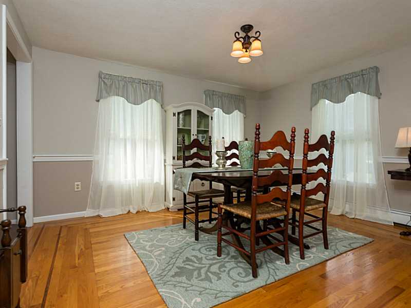 414 New River Road Lincoln, RI 02838 - Photo 3 of 25 Dining Room.