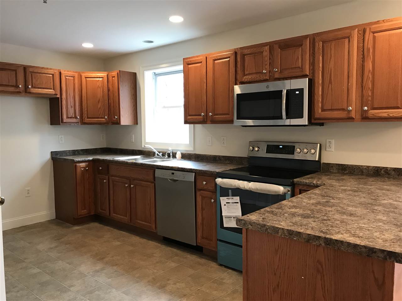 301 Shaw Road Northfield, NH 03276 - Photo 4 of 21