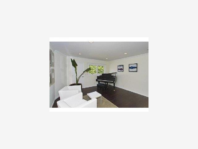 532 Craig Road Hillsborough, CA 94010 - Photo 3 of 9 Gallery Image 3