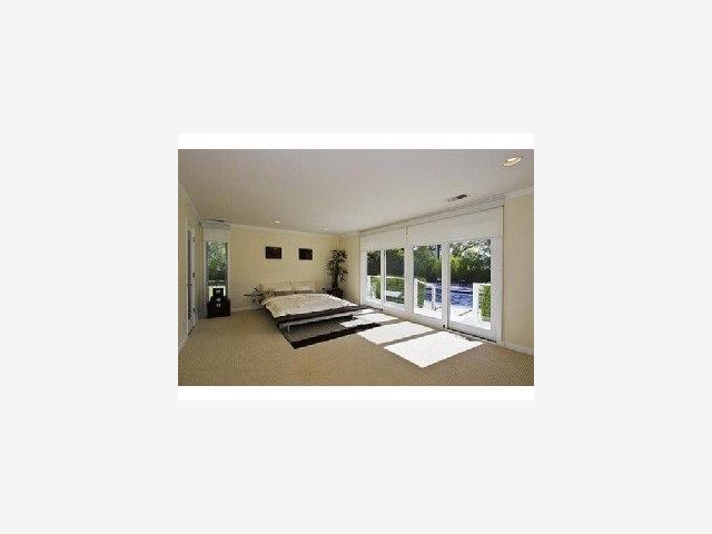 532 Craig Road Hillsborough, CA 94010 - Photo 6 of 9 Gallery Image 6