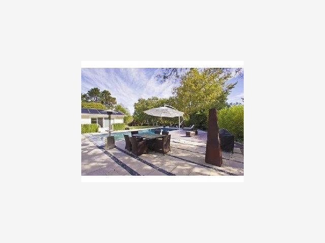 532 Craig Road Hillsborough, CA 94010 - Photo 8 of 9 Gallery Image 8