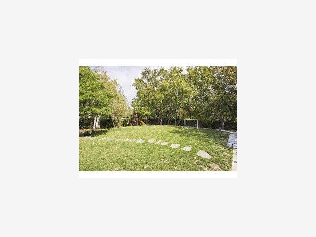 532 Craig Road Hillsborough, CA 94010 - Photo 9 of 9 Gallery Image 9