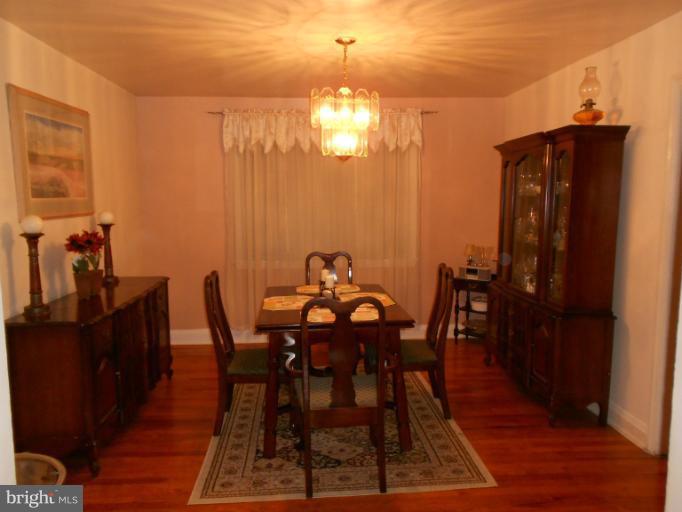 916 Reverdy Road Baltimore, MD 21212 - Photo 6 of 19 Dining Room