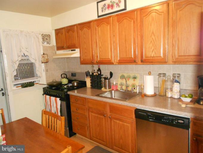 916 Reverdy Road Baltimore, MD 21212 - Photo 7 of 19 Kitchen