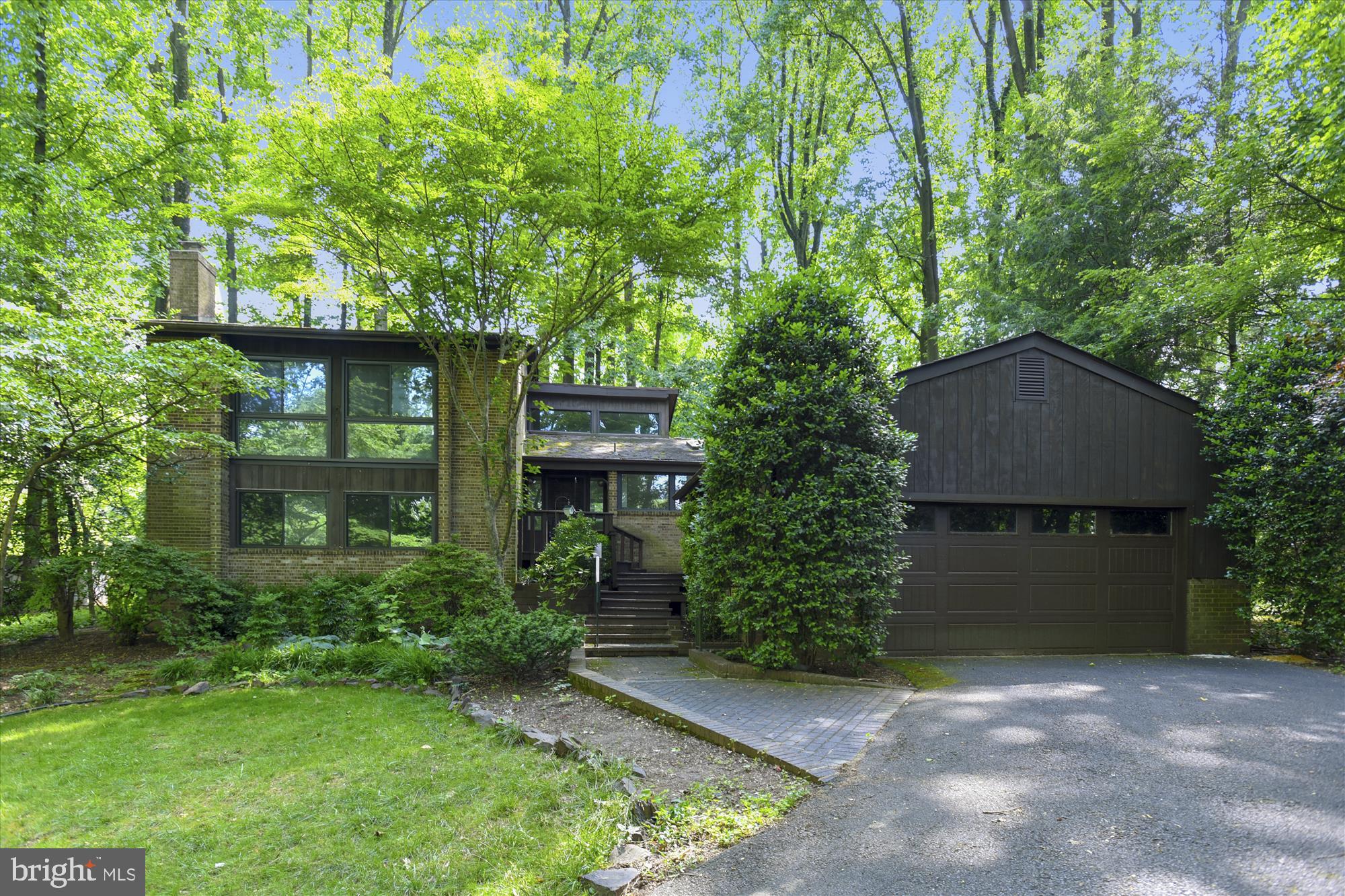 7917 Old Falls Road McLean, VA 22102 - Photo 1 of 35 Gallery Image 1