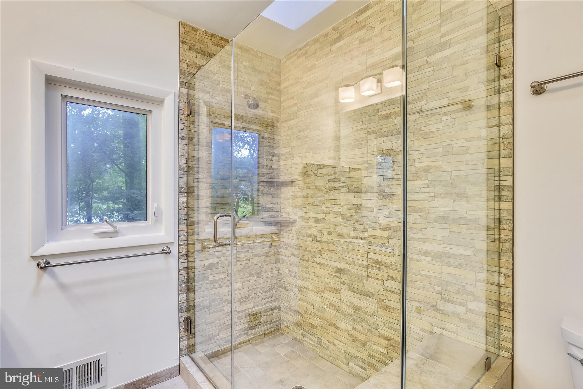 7917 Old Falls Road McLean, VA 22102 - Photo 3 of 35 Gallery Image 3