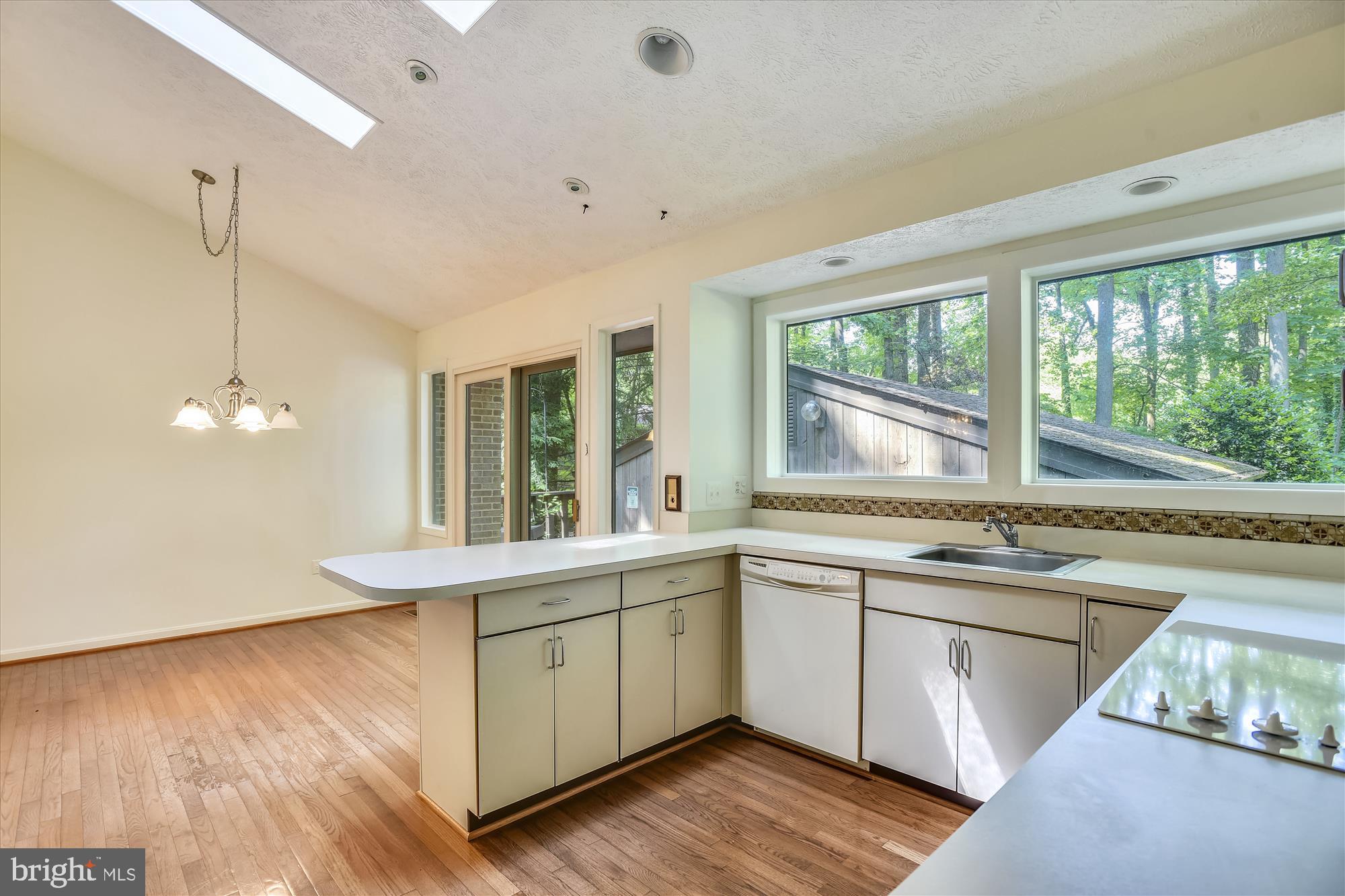 7917 Old Falls Road McLean, VA 22102 - Photo 10 of 35 Gallery Image 10