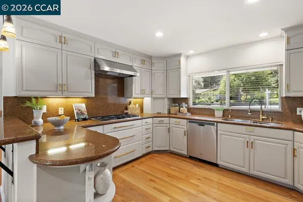 $1,649,000 | 607 Rheem Boulevard, Moraga, CA 94556