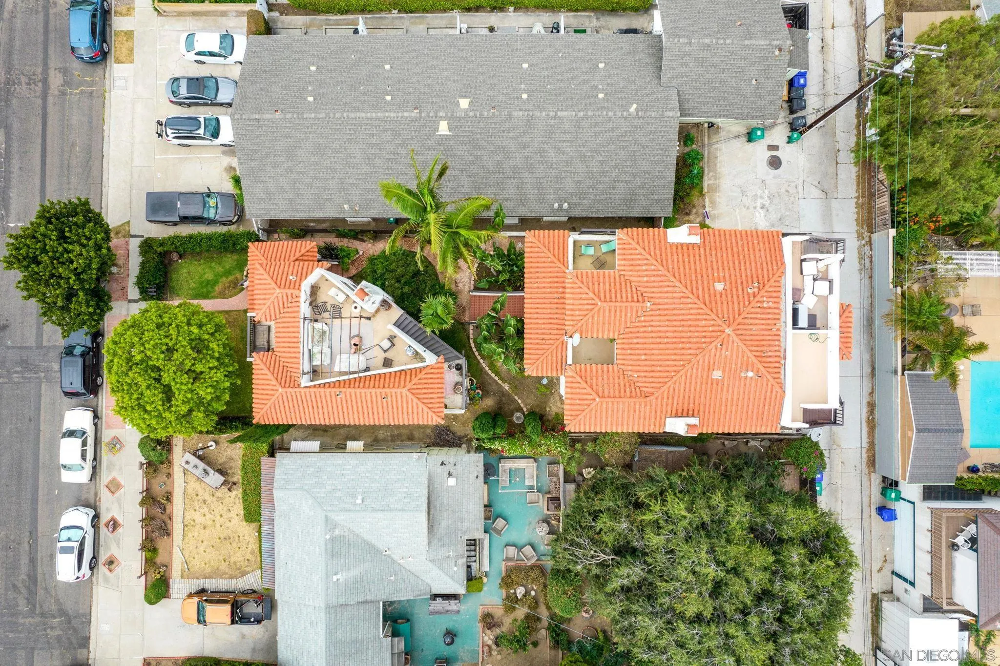 914 Agate Street, Unit E San Diego, CA 92109 - Photo 22 of 24 an aerial view of a residential houses with plants and large trees