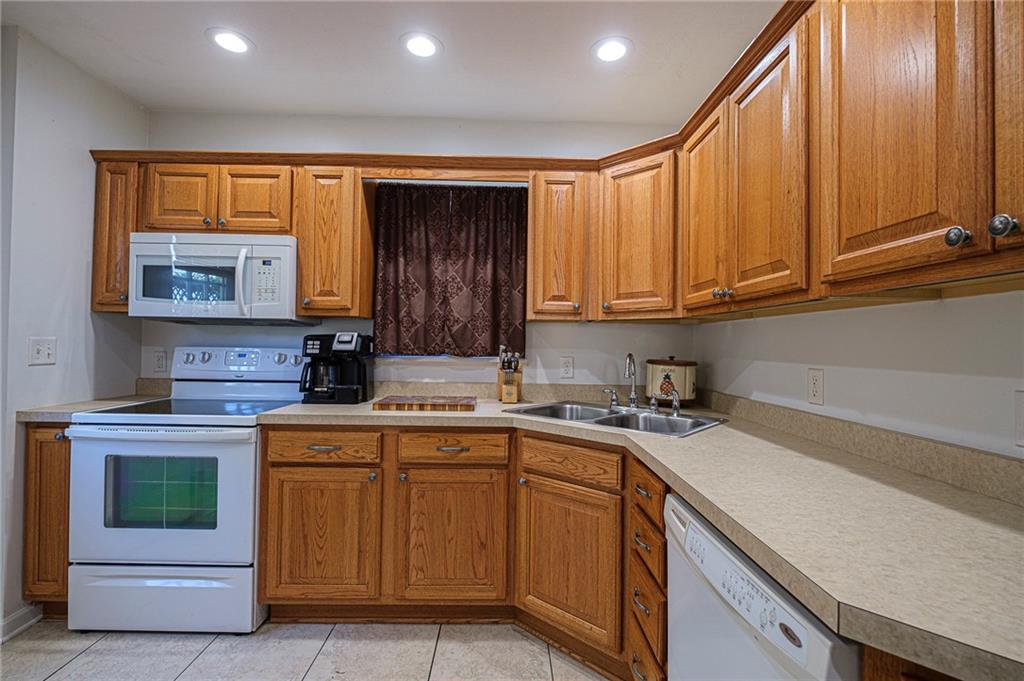 627 Harmony Road Baden, PA 15005 - Photo 5 of 25 Gallery Image 5