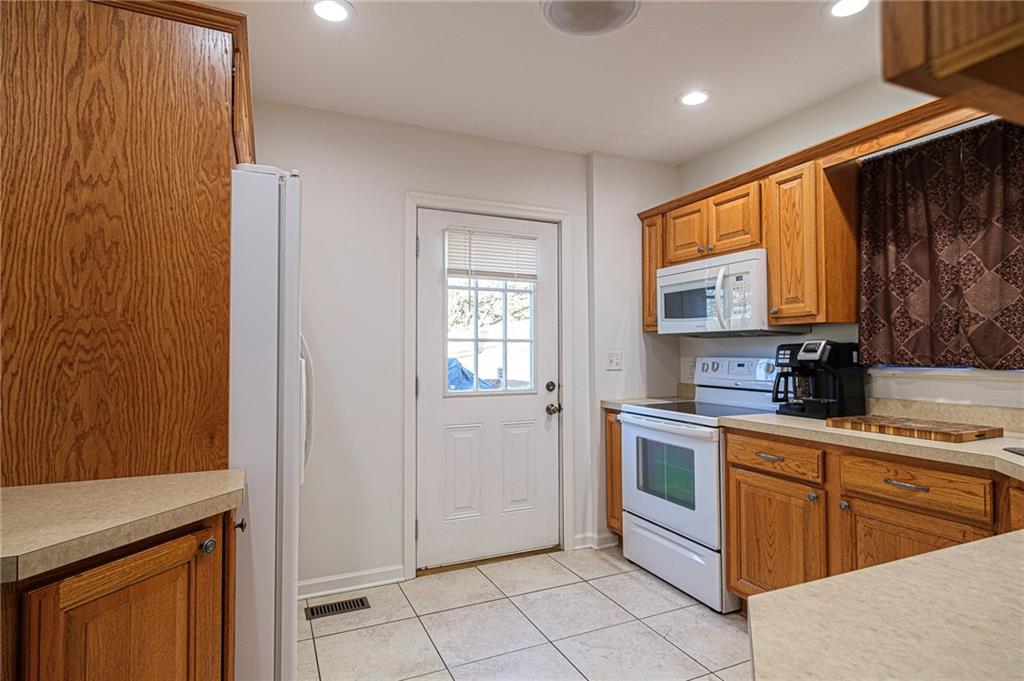 627 Harmony Road Baden, PA 15005 - Photo 7 of 25 Gallery Image 7
