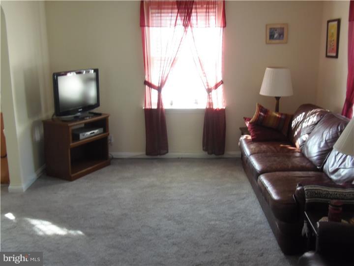 307 Wyndmoor Road Springfield, PA 19064 - Photo 12 of 25 Living Room
