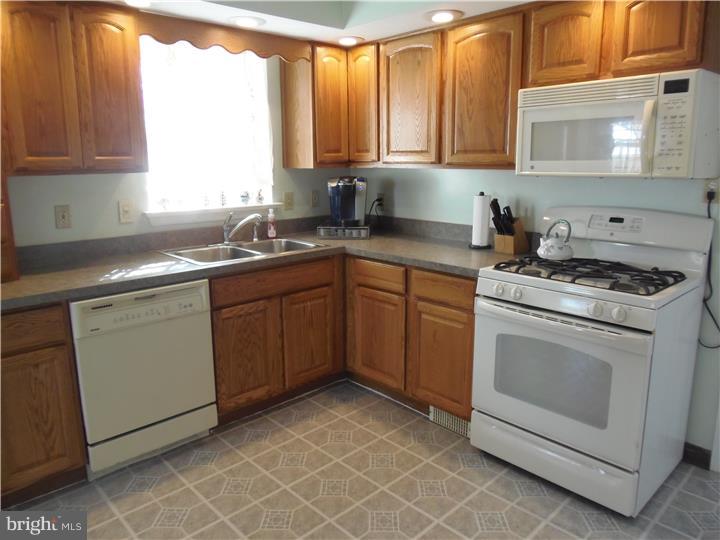 307 Wyndmoor Road Springfield, PA 19064 - Photo 9 of 25
