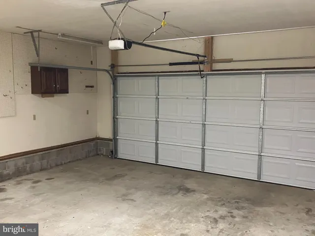 a view of a garage