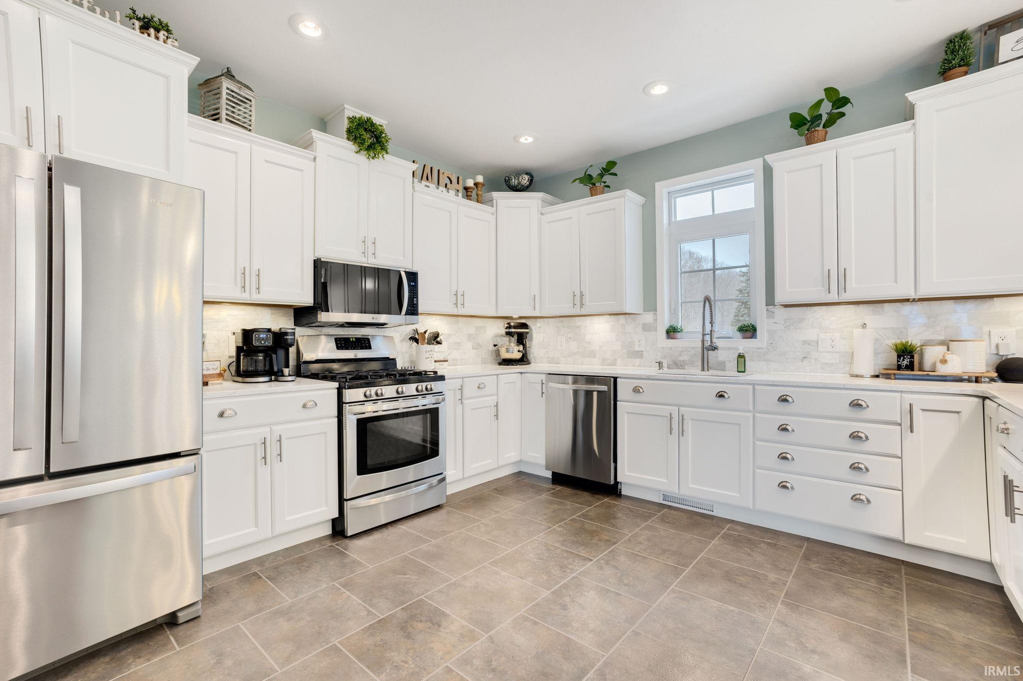 7395 East Hudson Pointe Road New Carlisle, IN 46552 - Photo 4 of 36