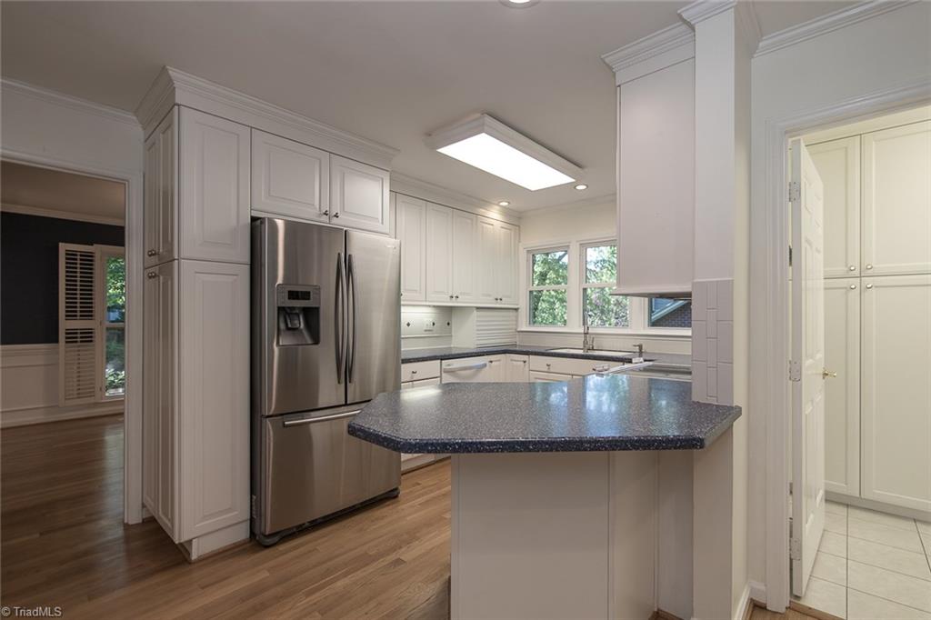 5317 Tower Road Greensboro, NC 27410 - Photo 10 of 30 Kitchen