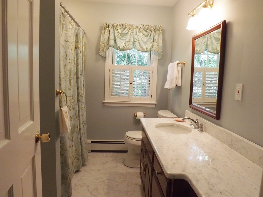 37 Old Brook Road Shrewsbury, MA 01545 - Photo 11 of 24 Gallery Image 11