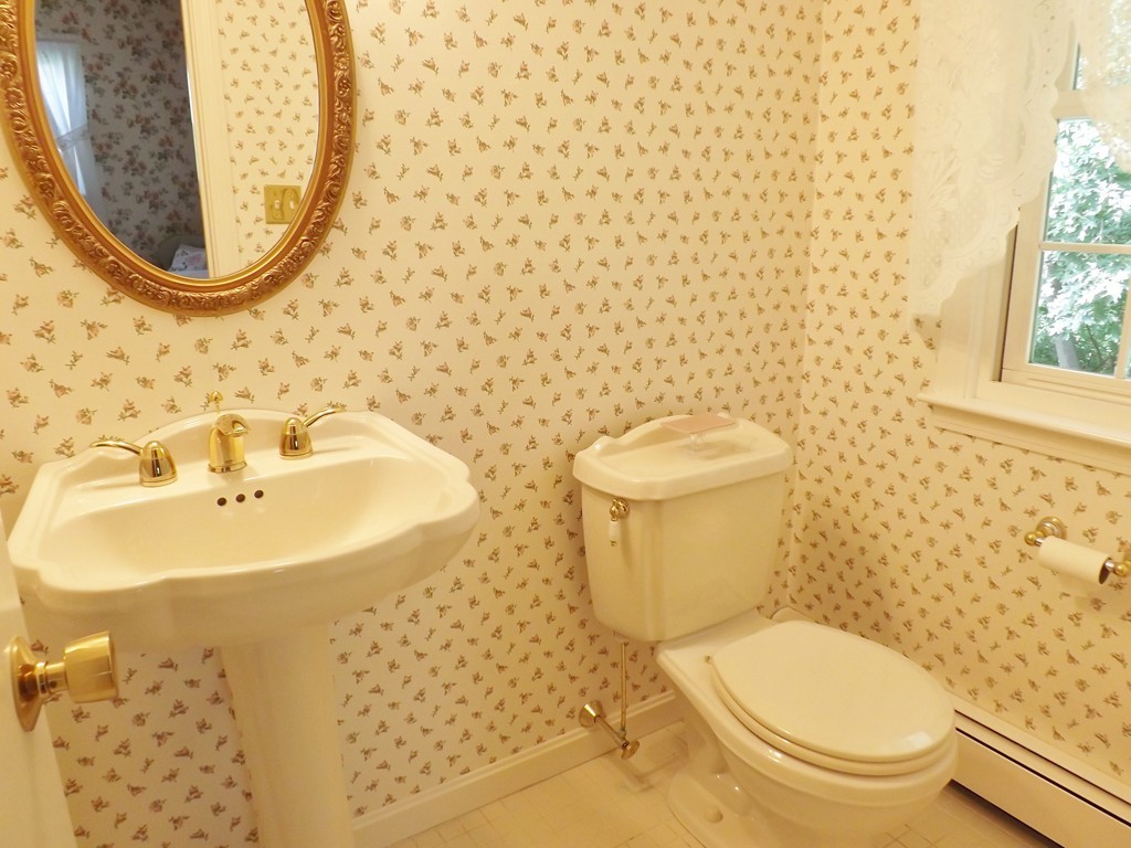 37 Old Brook Road Shrewsbury, MA 01545 - Photo 18 of 24 Gallery Image 18