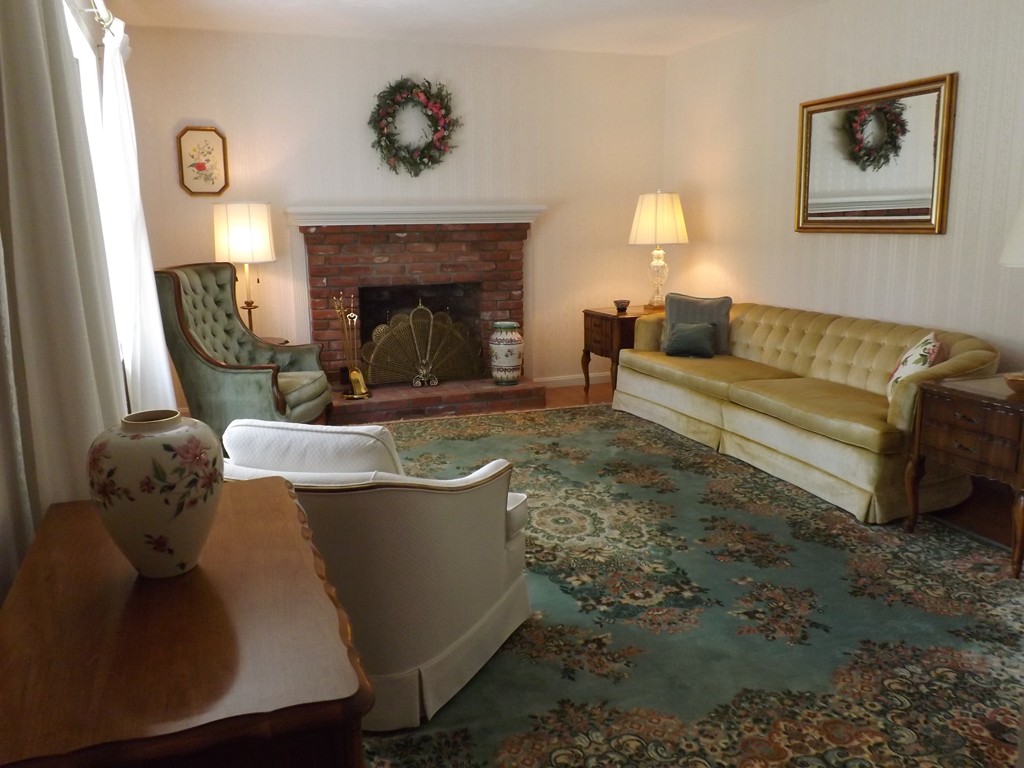 37 Old Brook Road Shrewsbury, MA 01545 - Photo 4 of 24 Gallery Image 4