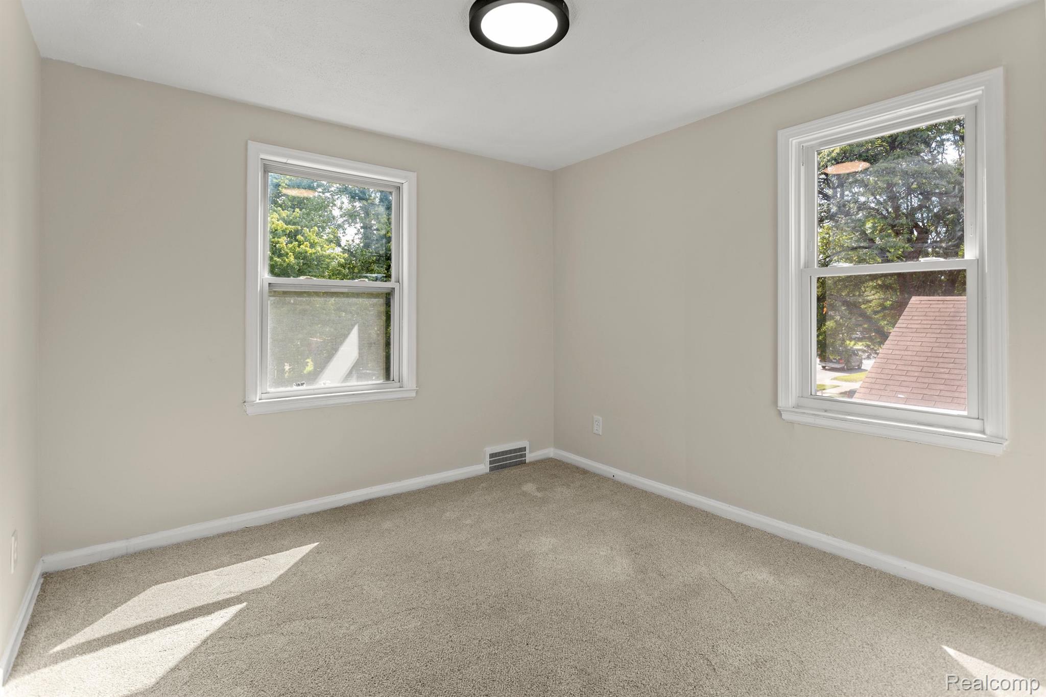 15323 Evergreen Road Detroit, MI 48223 - Photo 18 of 26 Gallery Image 18