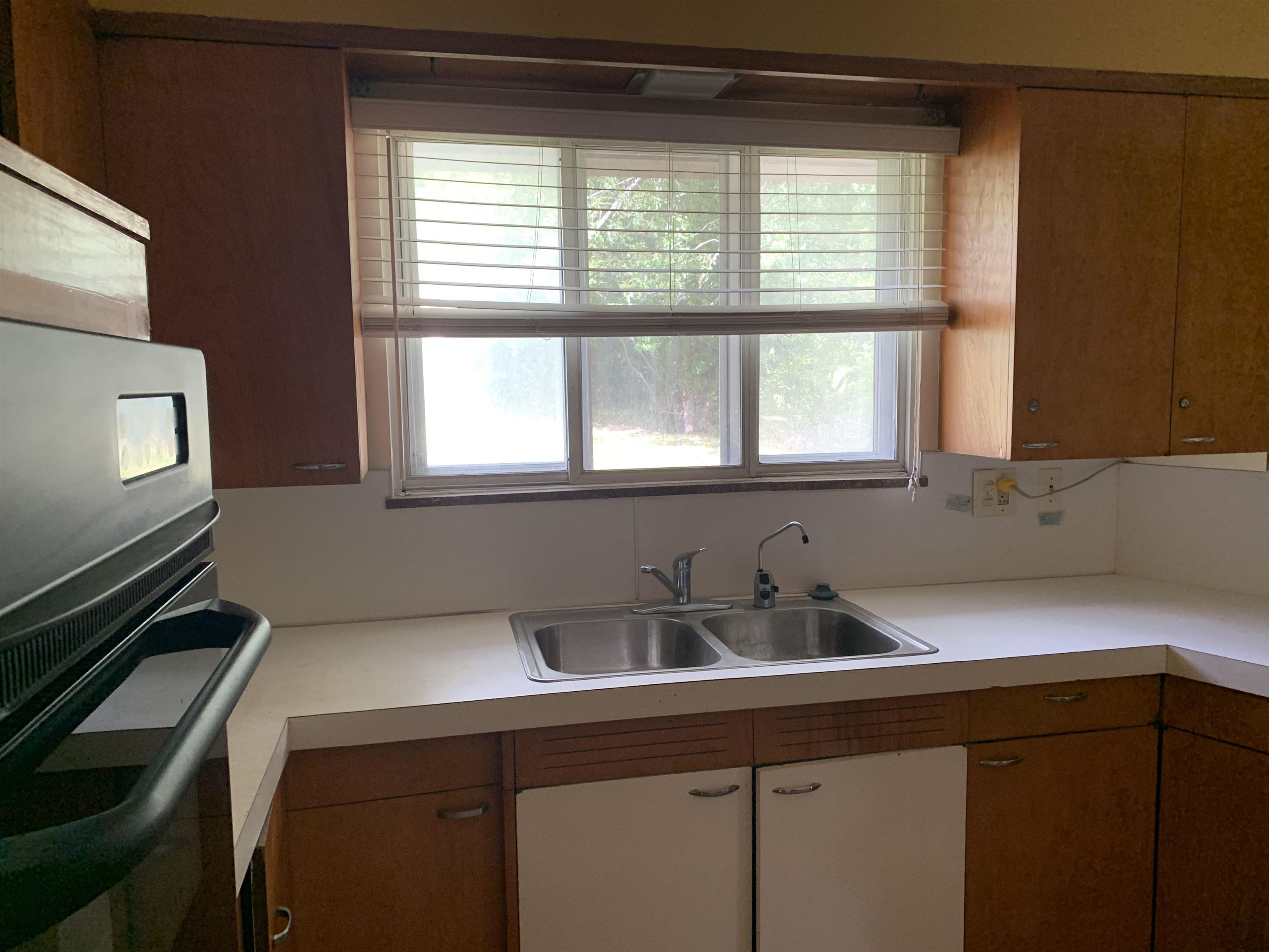 5514 West Vienna Road Clio, MI 48420 - Photo 9 of 24 50089579-8.JPG