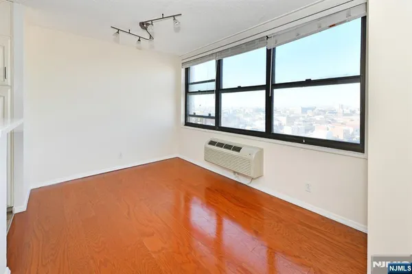 $495,000 | 7004 Boulevard East, Unit 31A, Guttenberg, NJ 07093