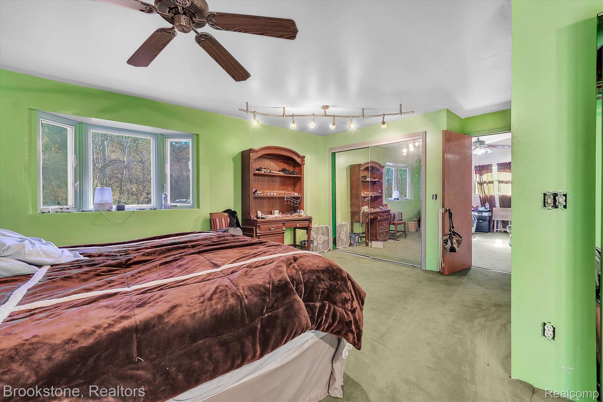 26410 Haggerty Road New Boston, MI 48164 - Photo 23 of 42 Gallery Image 23