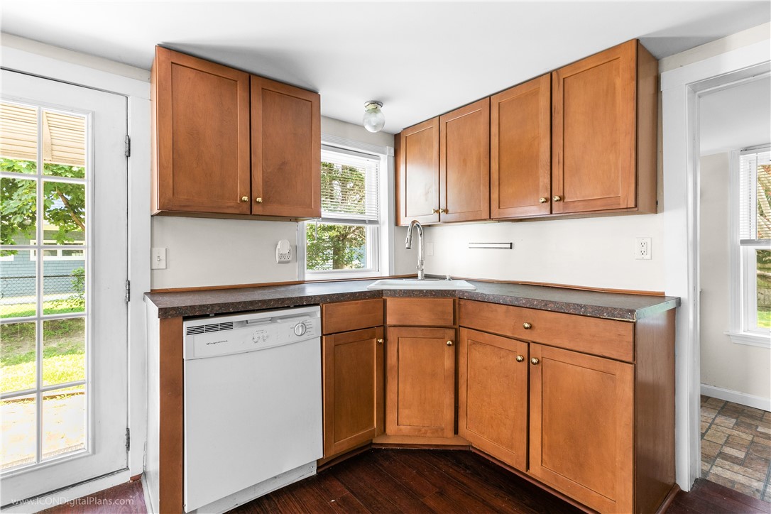 1021 Anthony Road Portsmouth, RI 02871 - Photo 10 of 32 Gallery Image 10