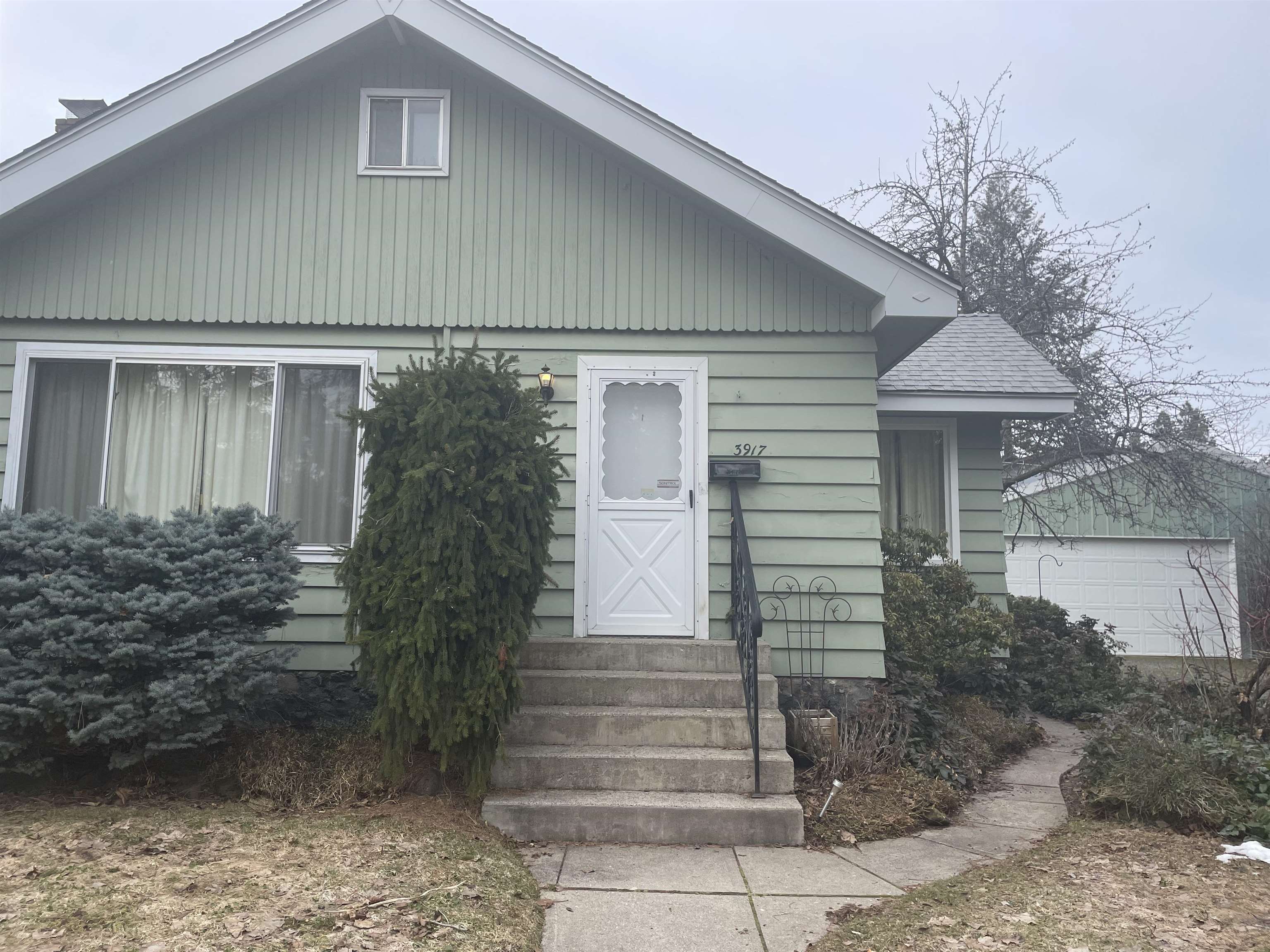 3917 East 32nd Avenue Spokane, WA 99223 - Photo 1 of 14