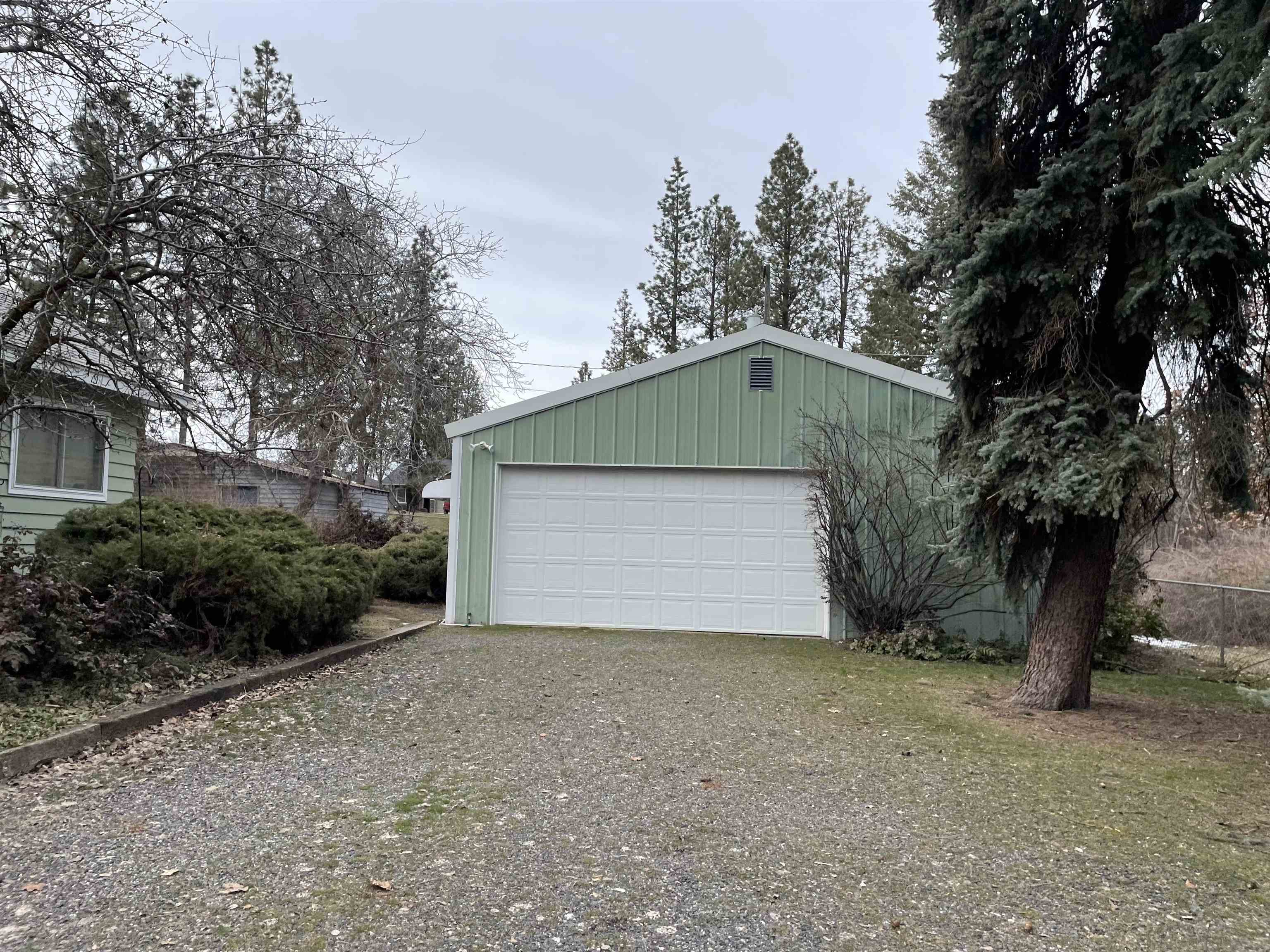 3917 East 32nd Avenue Spokane, WA 99223 - Photo 5 of 14