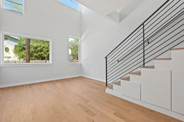 $2,600 | 2002 East 7th Street, Unit 246, Austin, TX 78702