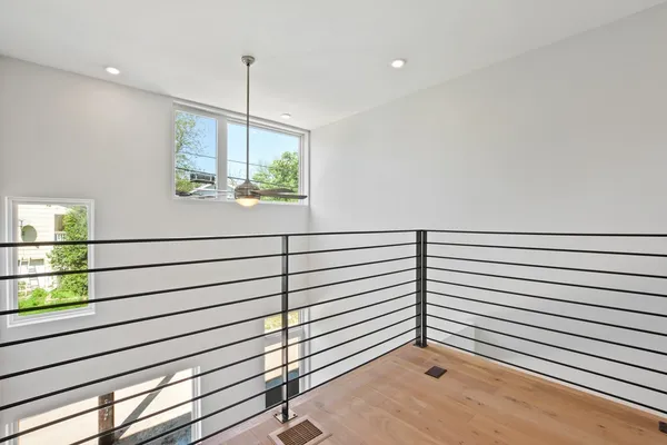 $2,600 | 2002 East 7th Street, Unit 246, Austin, TX 78702