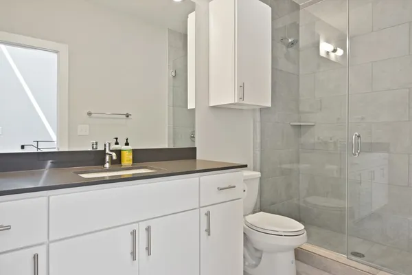 $2,600 | 2002 East 7th Street, Unit 246, Austin, TX 78702