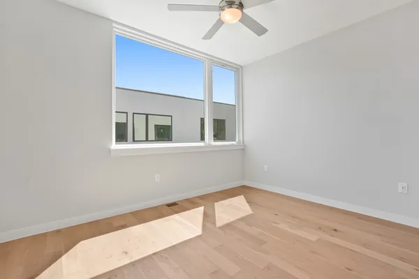 $2,600 | 2002 East 7th Street, Unit 246, Austin, TX 78702