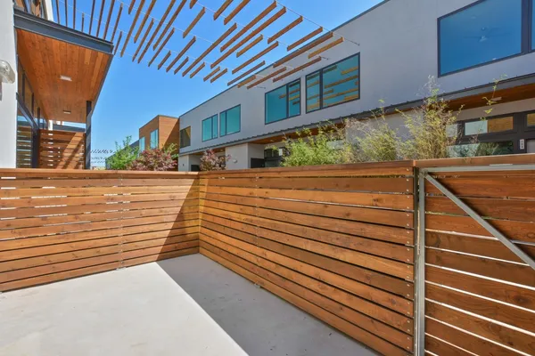 $2,600 | 2002 East 7th Street, Unit 246, Austin, TX 78702