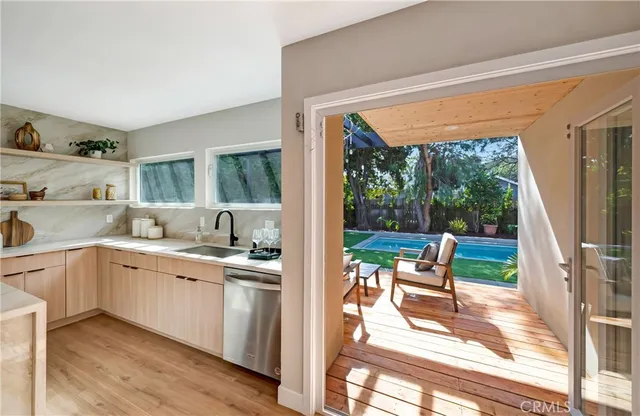 $1,599,000 | 22122 Costanso Street, Woodland Hills, CA 91364