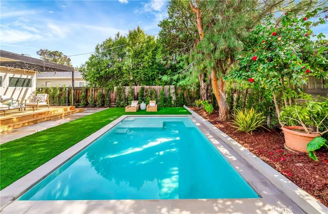 $1,599,000 | 22122 Costanso Street, Woodland Hills, CA 91364
