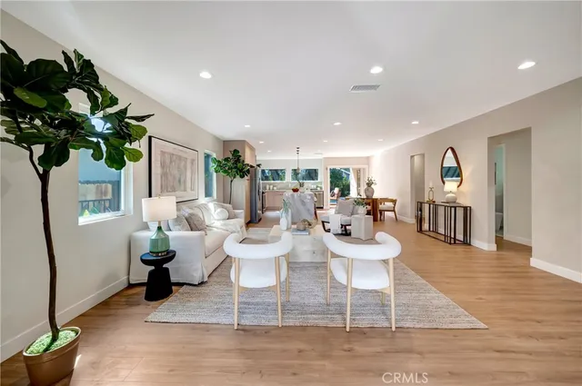 $1,599,000 | 22122 Costanso Street, Woodland Hills, CA 91364