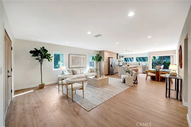 $1,599,000 | 22122 Costanso Street, Woodland Hills, CA 91364